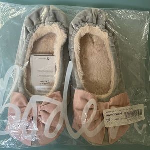 Boden size 39 NIB/NWT velvet gray slippers.